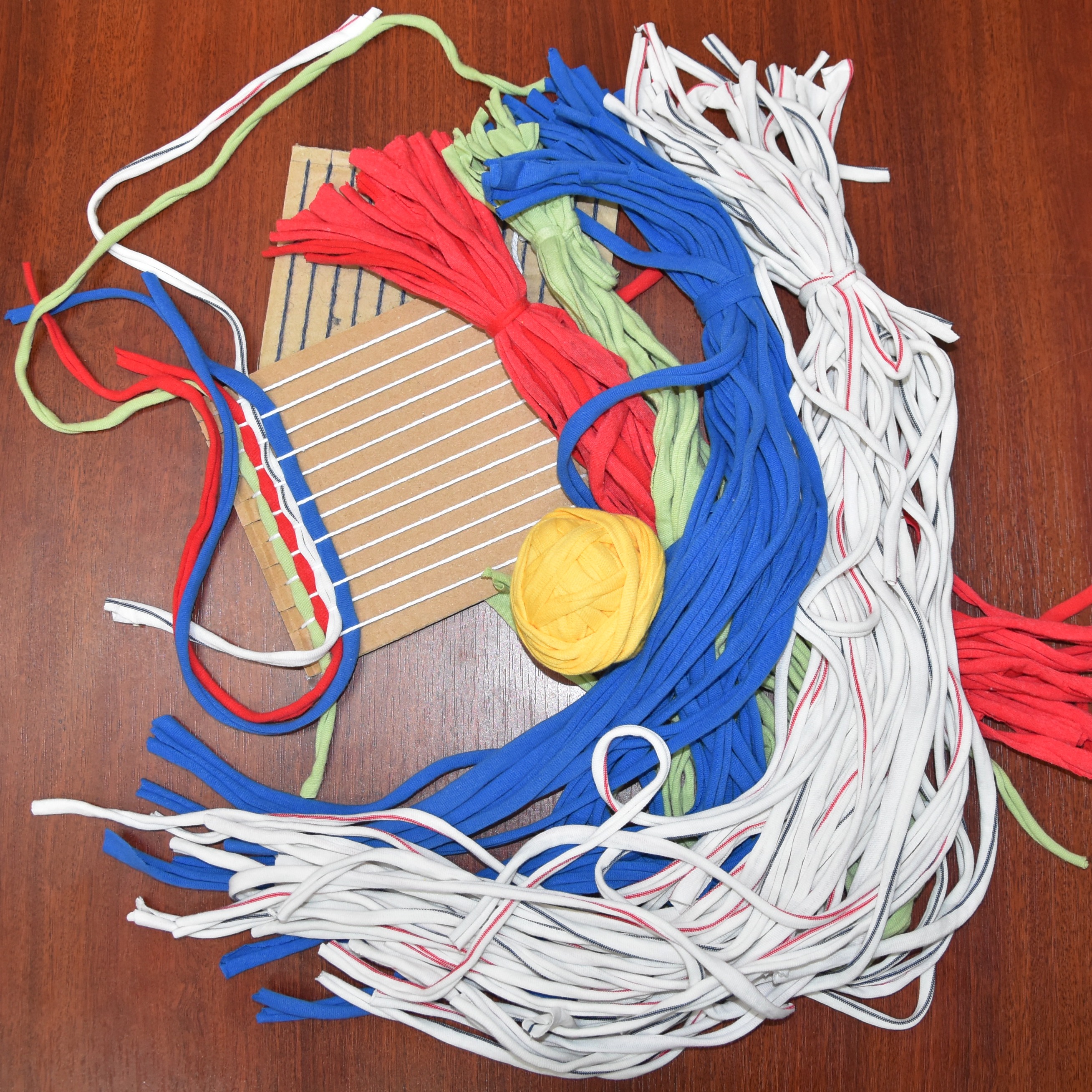 Pestré tkanie: Pestré tkanie v malom