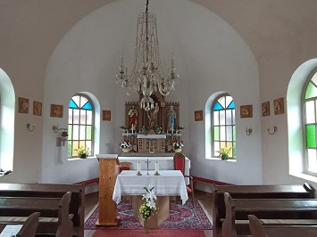 Interiér kaplnky v Mačove