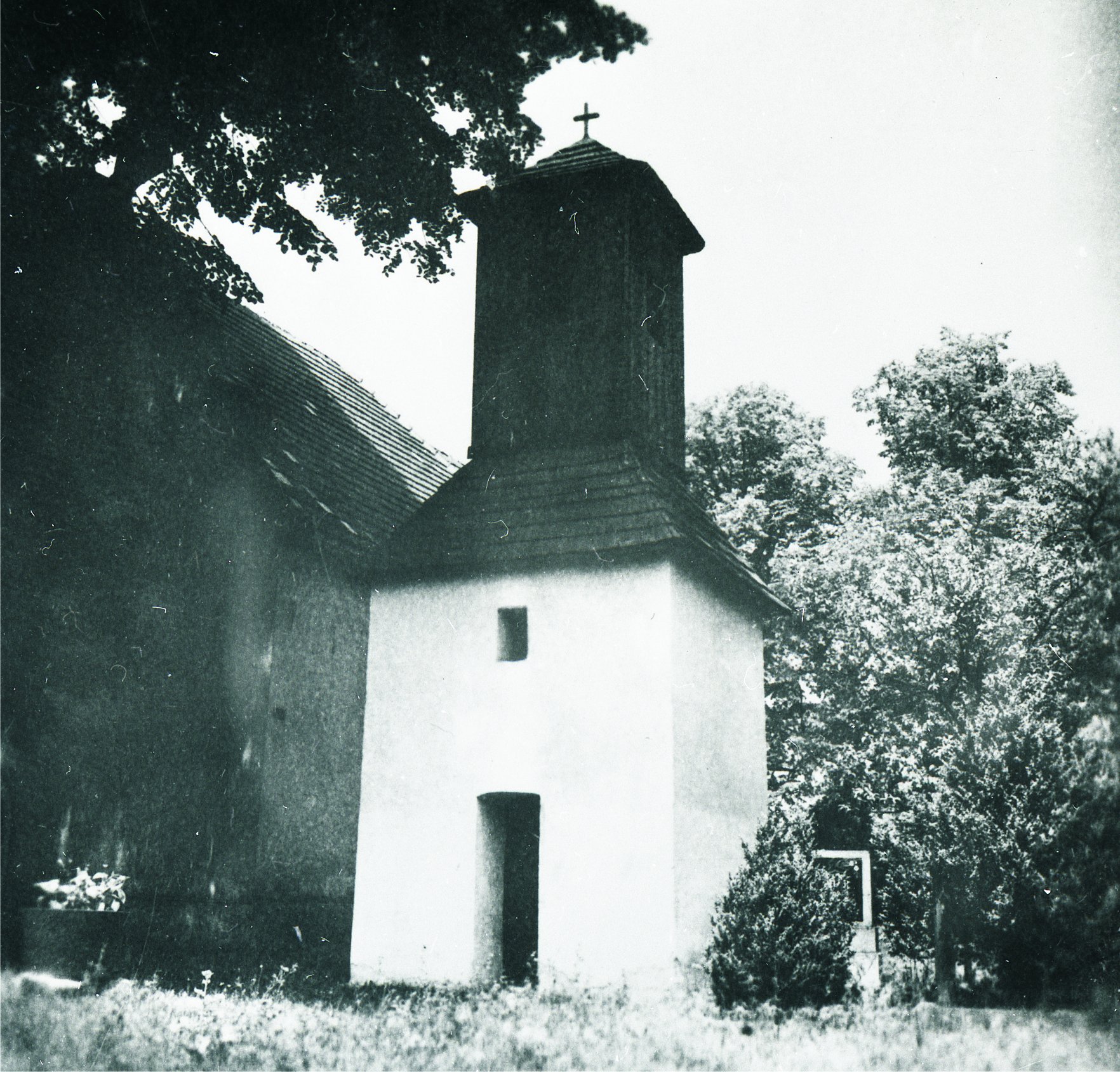 Zvonica pri evanjelickom kostole v Zemianskych Kostoľanoch