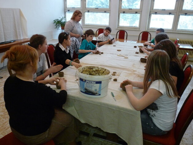Výpravy do minulosti hrnčiarskej keramiky (11.4.2011) - Hrnciarska keramika 3 