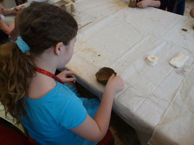 Výpravy do minulosti hrnčiarskej keramiky (11.4.2011) - Hrnciarska keramika 4 